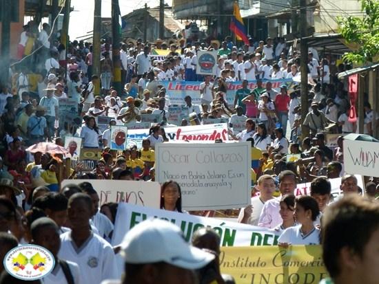 Un Desfile Multicolor Engalan Las Calles De Buenaventura Como