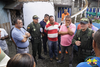 Transportadores de madera bloquean puente El Piñal por falta de salvoconductos