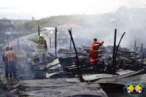 Incendio deja más de 17 casas incineradas en Gamboa