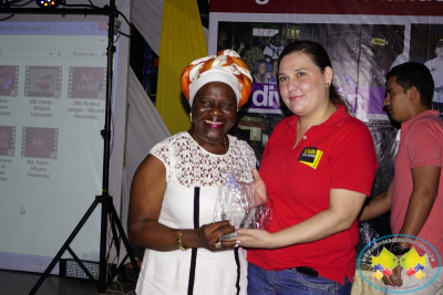 El Centro Comercial Viva Buenaventura realizó homenaje a un grupo mujeres destacadas en la ciudad