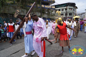 Grupo juvenil Jeshua realizó nuevamente la representación en vivo del Santo Viacrucis en Buenaventura