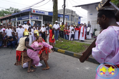 Grupo juvenil Jeshua realizó nuevamente la representación en vivo del Santo Viacrucis en Buenaventura