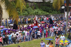 Grupo juvenil Jeshua realizó nuevamente la representación en vivo del Santo Viacrucis en Buenaventura