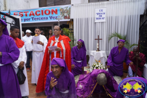 Grupo juvenil Jeshua realizó nuevamente la representación en vivo del Santo Viacrucis en Buenaventura