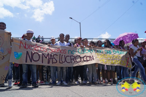 Estudiantes de Unipacífico marcharon exigiendo se convoque a elecciones de estamentos representativos de la Alma Máter