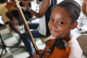 Niños de la Orquesta Sinfónica Libre de Quibdó, tendrán su primera presentación en el Teatro Mayor Julio Mario Santo Domingo de Bogotá