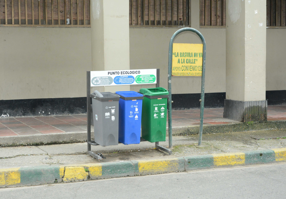 Establecimiento Público Ambiental instalará canecas de basura en lugares estratégicos de la ciudad