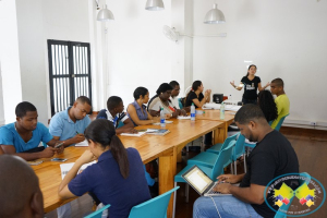 Socializan en Buenaventura el proyecto de emprendimiento social Vive Bailando 