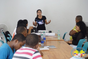 Socializan en Buenaventura el proyecto de emprendimiento social Vive Bailando 