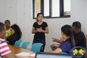 Socializan en Buenaventura el proyecto de emprendimiento social Vive Bailando 