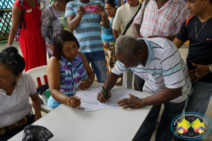 La Administración Distrital de Buenaventura realizó sorteo de cubículos para reubicar los vendedores del parque