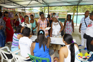 La Administración Distrital de Buenaventura realizó sorteo de cubículos para reubicar los vendedores del parque