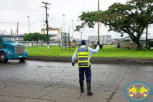 13 reguladores viales iniciaron sus labores en la zona portuaria