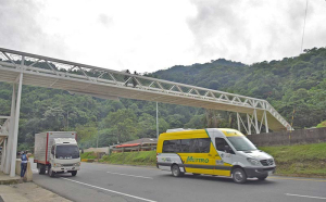 Vicepresidente Vargas Lleras inauguró dos viaductos en tramo de 4,5 kilómetros de doble calzada en la vía Buenaventura - Buga