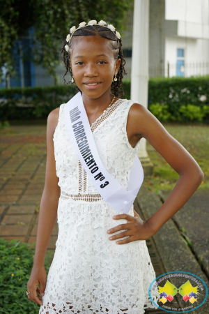 Avanza preparación de las 12 candidatas al Reinado Niña Buenaventura 2016 en el X Festivalito