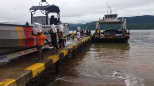 Armada Nacional brinda asistencia humanitaria a las comunidades de Bahía Solano, durante emergencia invernal