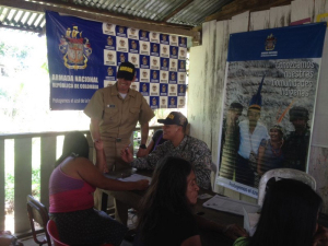 Comunidades indígenas reciben atención médica a bordo de un buque de la Armada Nacional en Chocó