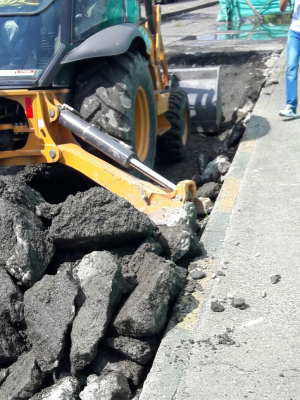 El viejo puente El Piñal queda con una capa de asfalto y sería entregado en enero de 2017 