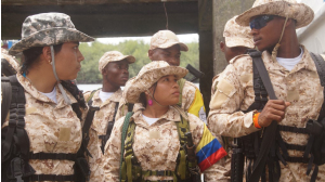 16 integrantes del 30 Frente de las Farc hacen tránsito por Buenaventura hacia la zona Veredal en Buenos Aires, Cauca