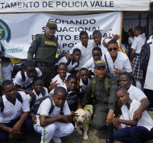 Policía Nacional fortalece actividades sociales con las comunidades en Buenaventura y el Valle del Cauca