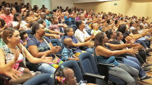 Con éxito se realizó presentación de obra teatral “El Mini Circo” en Comfenalco Valle