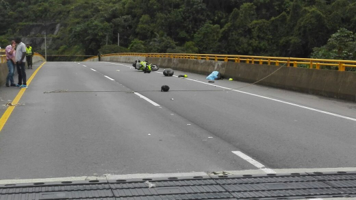 El lazo amarrado en un puente entre Limones y La Delfina fue la causa de la muerte del patrullero de la Policía de Carreteras 