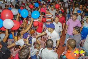 El senador Carlos Fernando Motoa convocó mas de 3 mil personas en las reuniones que encabezó el fin de semana