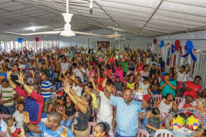 El senador Carlos Fernando Motoa convocó mas de 3 mil personas en las reuniones que encabezó el fin de semana