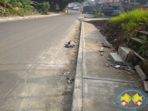 La Administración Distrital de Buenaventura adelanta la construcción de andenes en el barrio El Triunfo