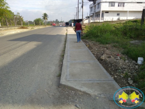 La Administración Distrital de Buenaventura adelanta la construcción de andenes en el barrio El Triunfo