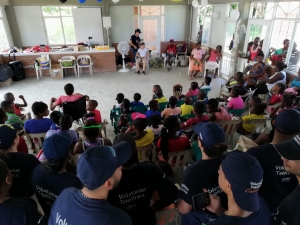 Voluntarios Telefónica llevaron alegría a niños de Punta Soldado en Buenaventura