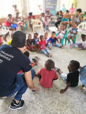 Voluntarios Telefónica llevaron alegría a niños de Punta Soldado en Buenaventura