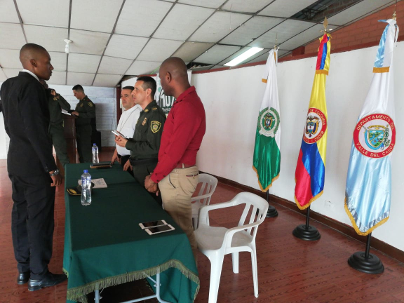 44 Auxiliares Bachilleres de Policía culminaron su servicio a la comunidad en Buenaventura 