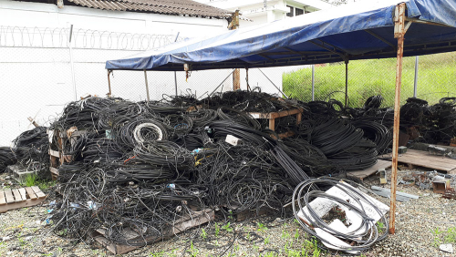 Epsa ordenó los cables y equipos instalados por las compañías de telecomunicaciones en los postes de energía de Buenaventura