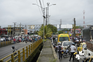 La Alcaldía Distrital de Buenaventura firmó acuerdo con habitantes y comerciantes del sector de La Palera en el puente El Piñal 