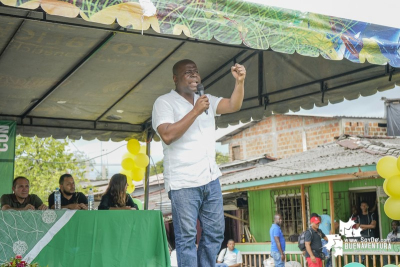 Estamos acá acompañando este acto precisamente como una manera de respaldar públicamente la candidatura de Jaime Marinez: senador Antonio Sanguino