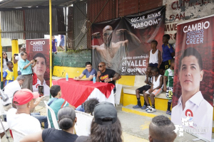 Oscar Rivas anunció apoyo para reconstruir el gimnasio de boxeo del barrio La Independencia y realizó donación a la campaña de Carlos Clavijo a la Gobernación del Valle