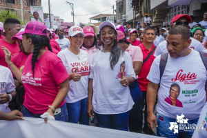 Fue multitudinario el acompañamiento a Ligia Córdoba en el puerta a puerta realizado el sábado 28 de septiembre en la comuna 11 de Buenaventura