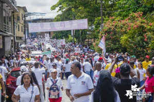 Fue multitudinario el acompañamiento a Ligia Córdoba en el puerta a puerta realizado el sábado 28 de septiembre en la comuna 11 de Buenaventura