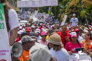 Fue multitudinario el acompañamiento a Ligia Córdoba en el puerta a puerta realizado el sábado 28 de septiembre en la comuna 11 de Buenaventura