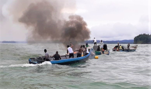 La Armada de Colombia atendió emergencia en embarcación de pescadores artesanales en el sector conocido como paso del Tigre en Buenaventura