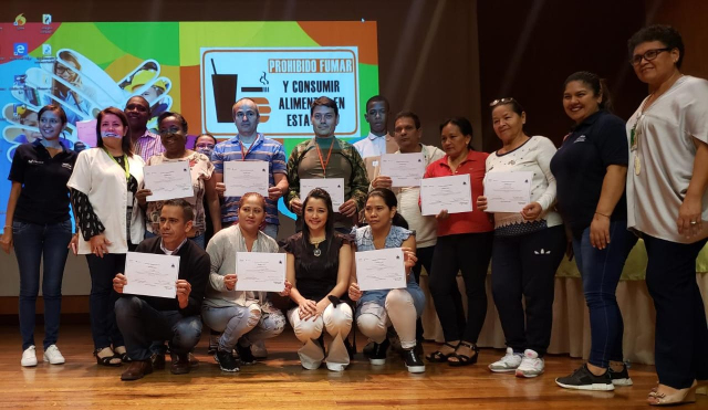 292 padres de Cali reciben certificado del Programa Escuela TIC Familia de Fundación Telefónica Movistar