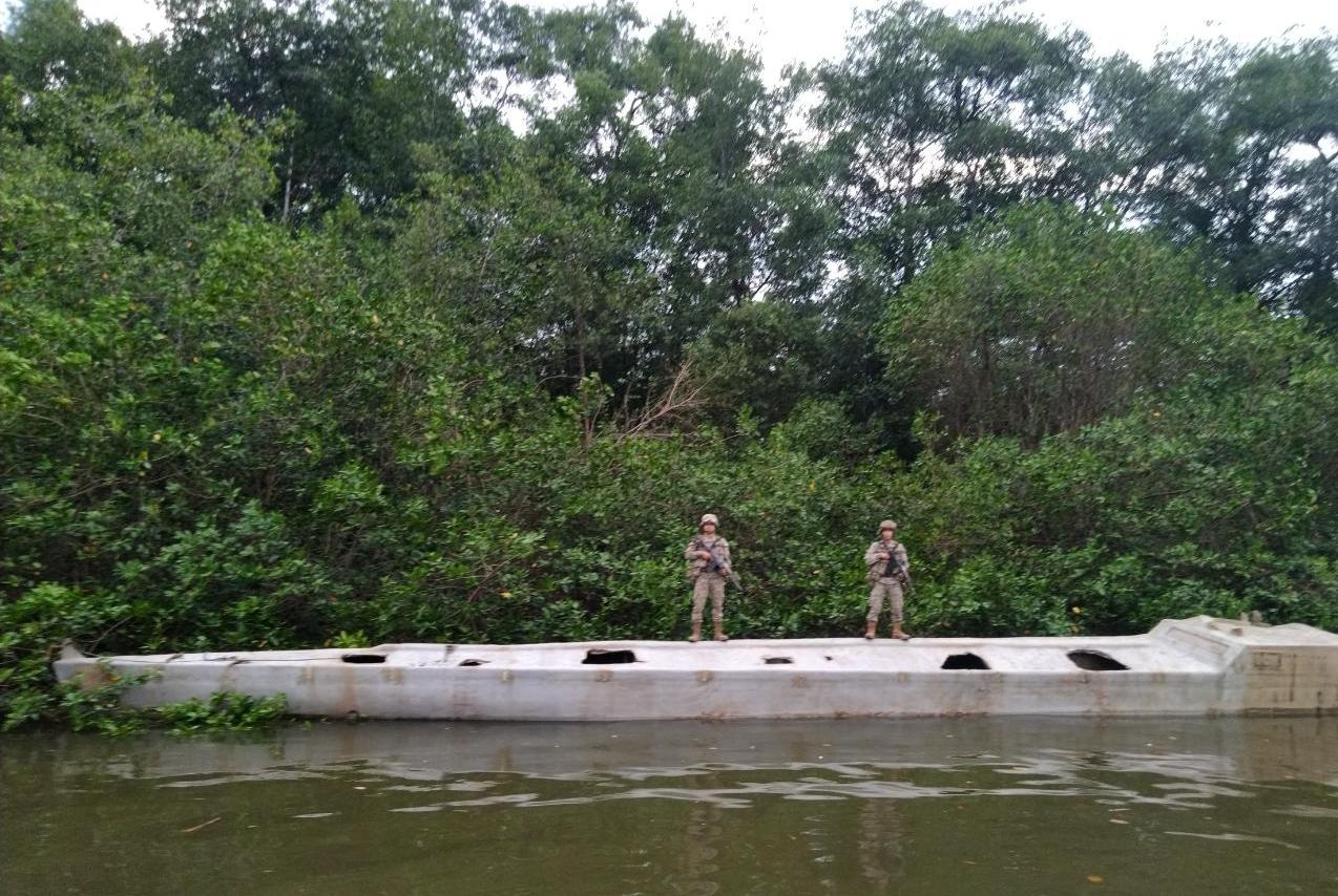 La Armada de Colombia incautó un semisumergible en Bajo Baudó, Chocó 