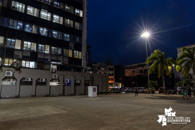 Se mejoró la iluminación del mural Buenaventura 450 años al Cosmos y la Plazoleta del Centro Administrativo Distrital