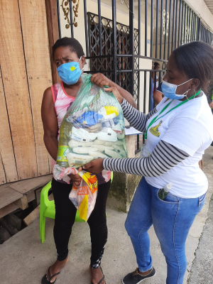 En el barrio El Firme se entregaron mercados de la #BuenaventuraSolidaria