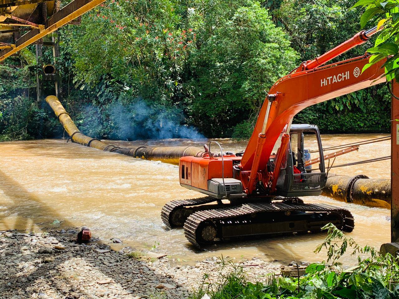 Con carrotanque se abastecerá el servicio de agua a población afectada mientras se recupera la tubería de 39 pulgadas en San Cipriano