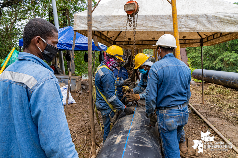 Trabajos para restablecer el servicio de agua en Buenaventura avanzan a buen ritmo en el puente de San Cipriano