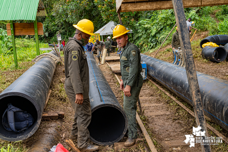 Trabajos para restablecer el servicio de agua en Buenaventura avanzan a buen ritmo en el puente de San Cipriano