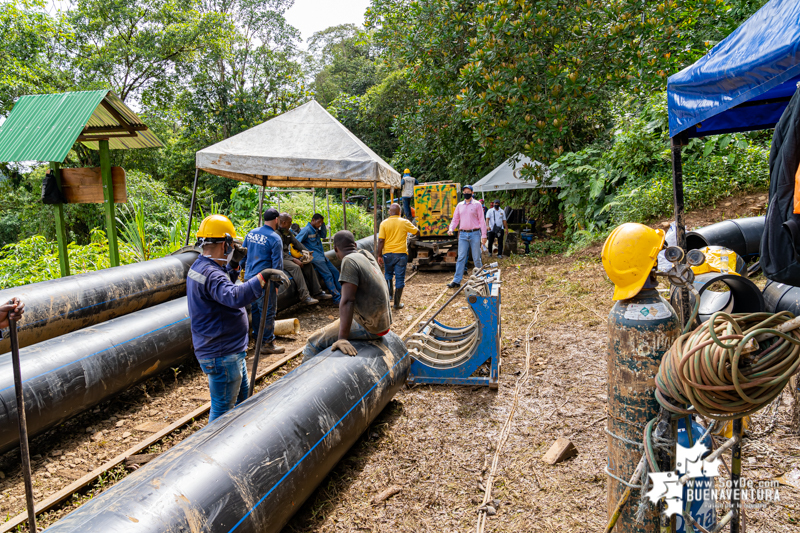 Trabajos para restablecer el servicio de agua en Buenaventura avanzan a buen ritmo en el puente de San Cipriano