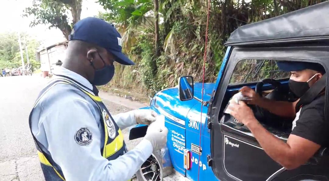 La Secretaría de Tránsito realiza controles viales permanentes en la carretera Simón Bolívar